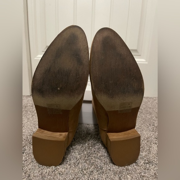 Let See Style Bootie, Camel man made upper and sole. SZ 8. - Picture 2 of 6